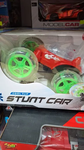 אוטו משתולל על שלט